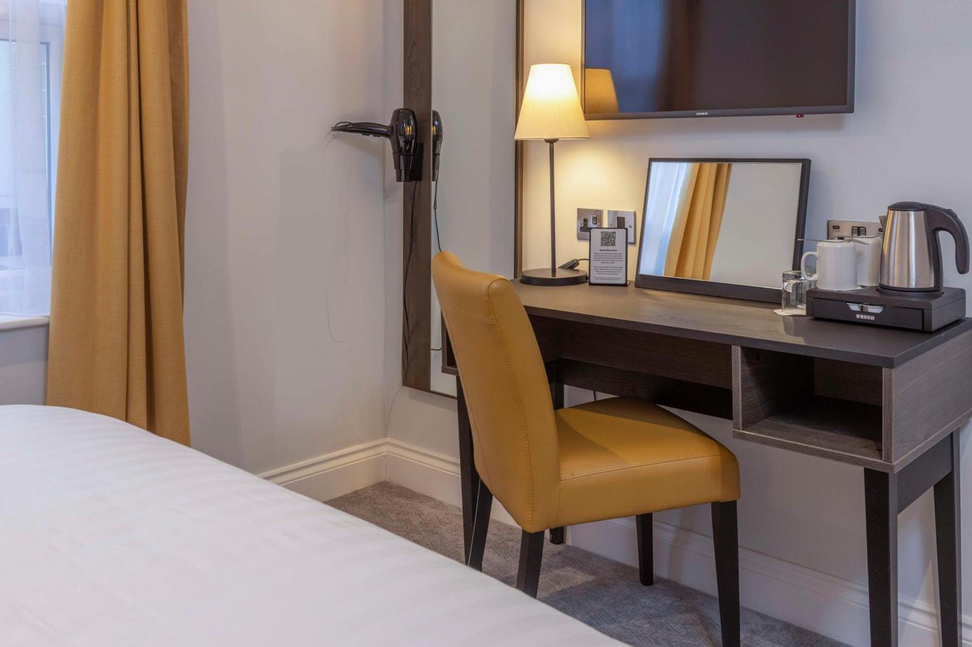 Best Western Kensington Olympia Hotel London Exterior foto