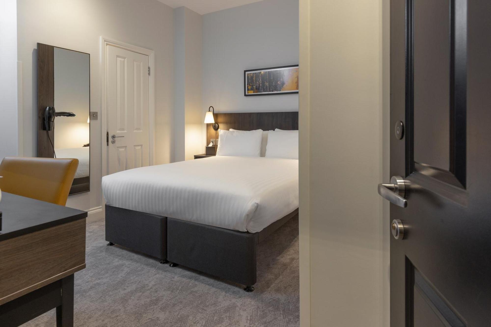 Best Western Kensington Olympia Hotel London Exterior foto